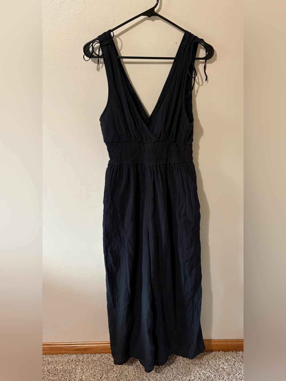 American Eagle V Neck Smocked Jumpsuit Wide Leg Women’s size Medium 100% cotton